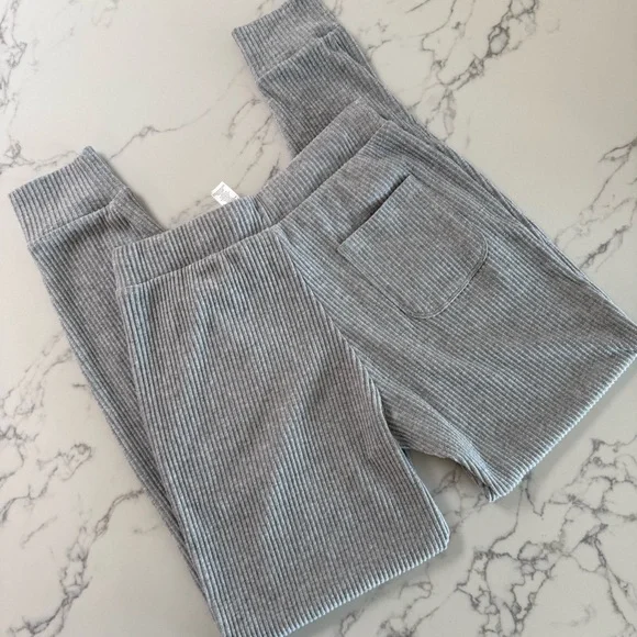 Alo Yoga Muse Sweatpant Jogger - Athletic Heather Grey - Size Small - Picture 4 of 8